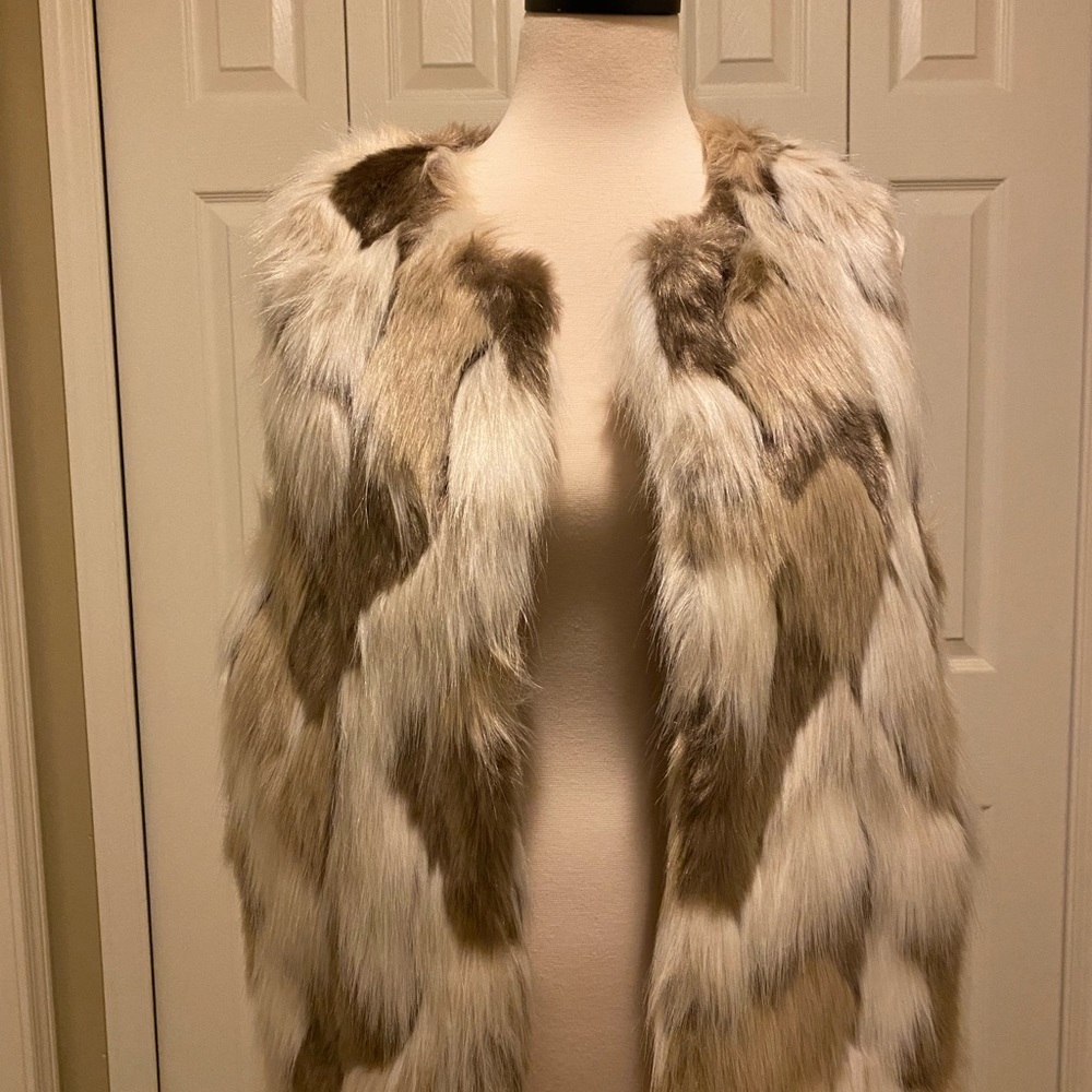 Forever 21 Contemporary Faux Fur Sleeveless Vest M